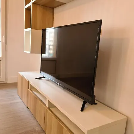 Апартаменти 124a Moderno 3 By R2r Consulting *